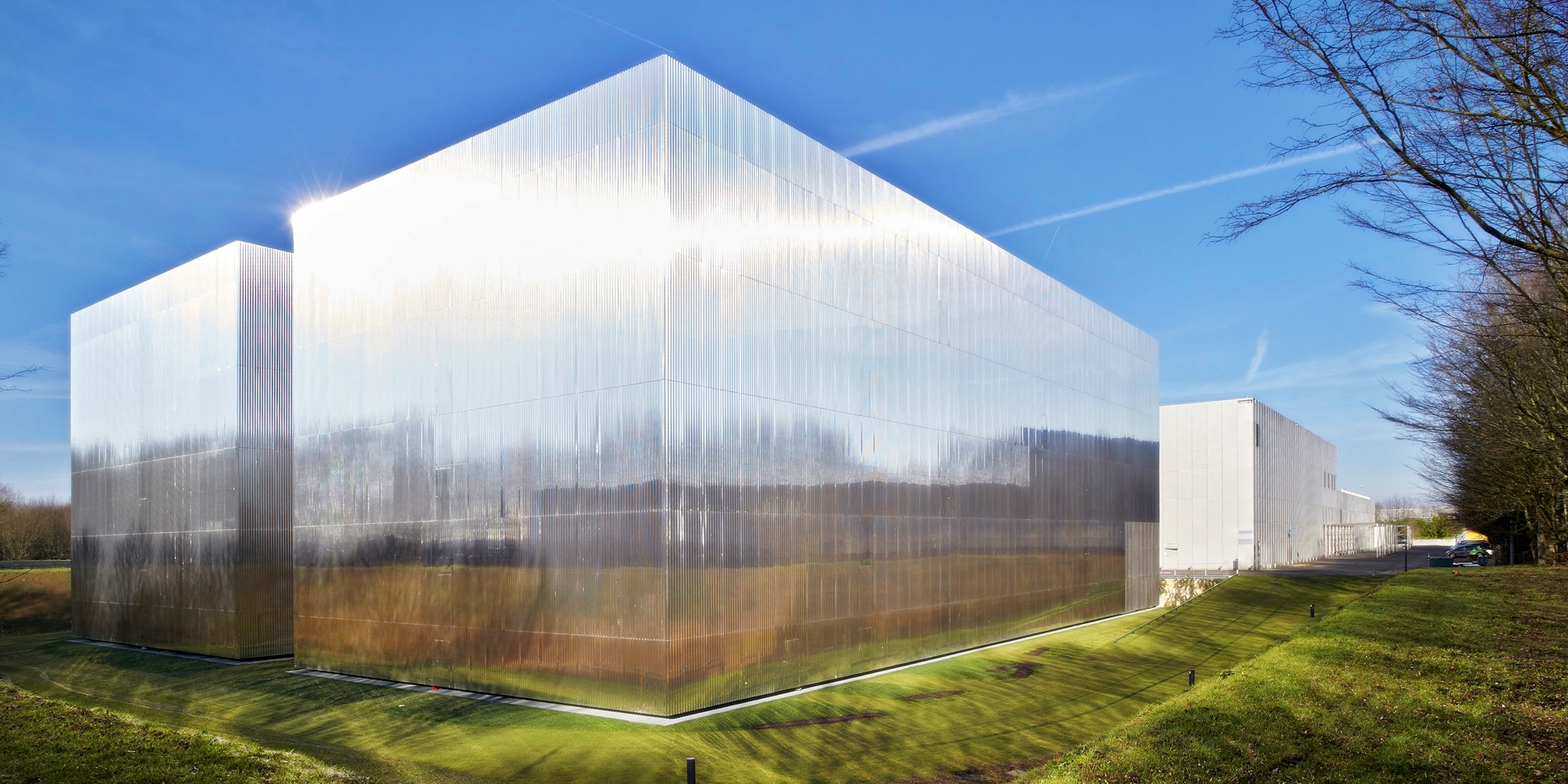 нержавеющая сталь в архитектуре