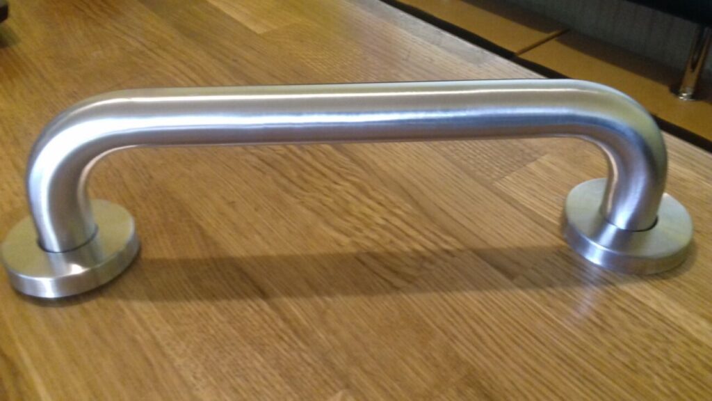 Особенности изготовления аксессуаров для ванной из нержавеющей стали